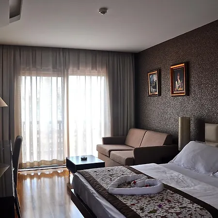 Olira Boutique Hotel&spa 3*